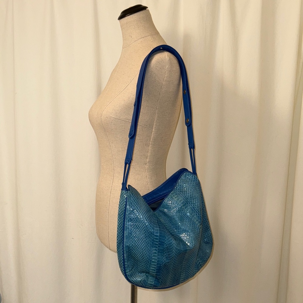 Vintage 80s Electric Blue/Turquoise Snakeskin and Leather Women's Purse